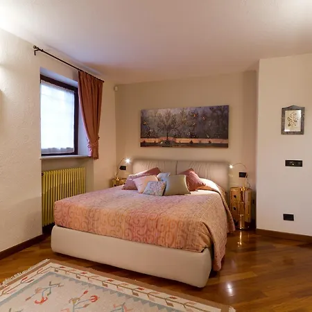 Apartment Ad Podium
